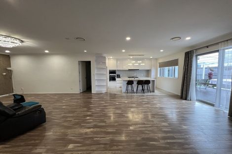 Photo of property in 587 Great South Road, Rosehill, Papakura, 2113