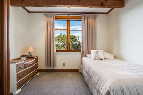 Photo of property in 12 Makora Grove, Paremata, Porirua, 5024