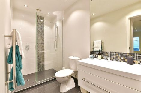 Photo of property in 1/56 Woodlands Crescent, Browns Bay, Auckland, 0630