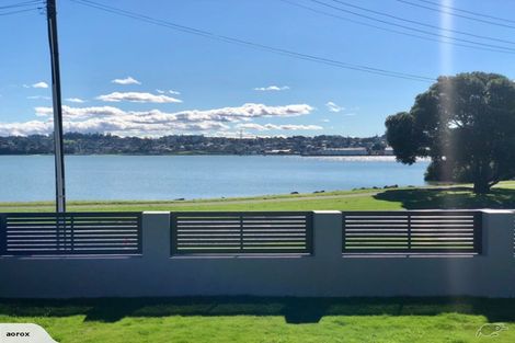 Photo of property in 6 Kiwi Esplanade, Mangere Bridge, Auckland, 2022