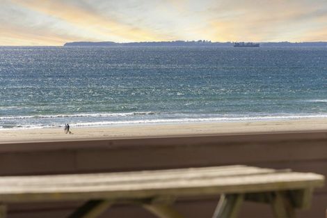 Photo of property in 76 Marine Parade, Mount Maunganui, 3116