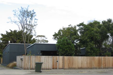 Photo of property in 56 Te Mata Road, Havelock North, 4130