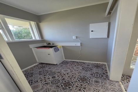 Photo of property in 52 Karaka Crescent, Levin, 5510