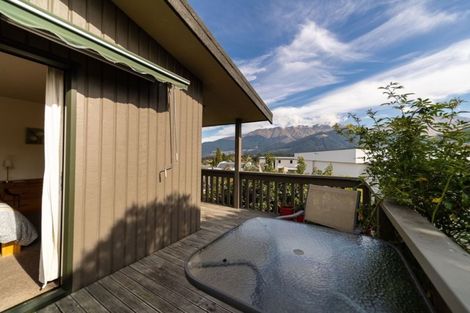 Photo of property in 18 Poplar Drive, Kelvin Heights, Queenstown, 9300