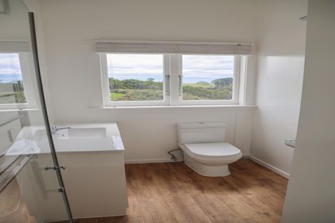 Photo of property in 204 Cape Rodney Road, Leigh, 0985