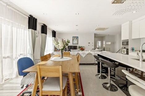 Photo of property in 75 San Valentino Drive, Henderson, Auckland, 0612