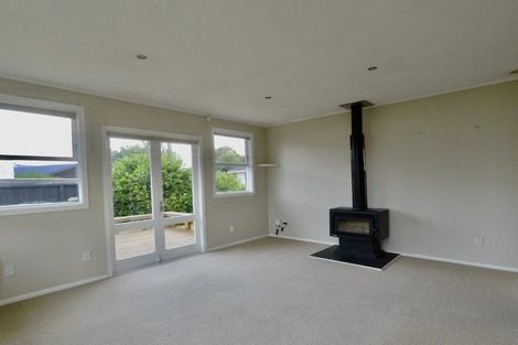 Photo of property in 13 Roby Street, Te Atatu Peninsula, Auckland, 0610