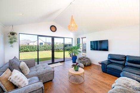 Photo of property in 39 Pounamu Avenue, Albert Town, Wanaka, 9305