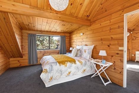 Photo of property in 14 Muscat Place, Henderson, Auckland, 0612