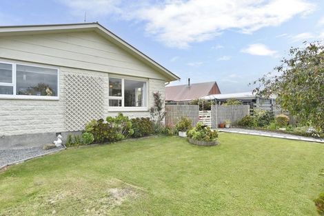 Photo of property in 10 Seadown Crescent, Amberley, 7410