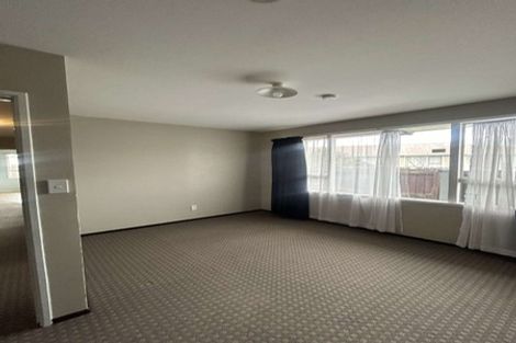 Photo of property in 2/23 Branksome Place, Parklands, Christchurch, 8083