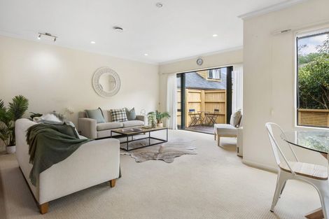 Photo of property in 20 Futuna Close, Karori, Wellington, 6012