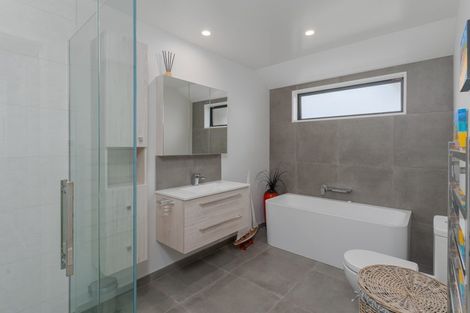 Photo of property in 11 Evelyn Crescent, Marshland, Christchurch, 8083