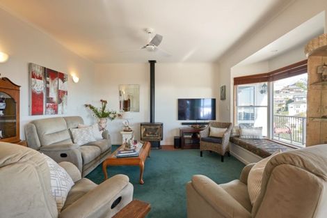 Photo of property in 23 Denholm Road, Hospital Hill, Napier, 4110