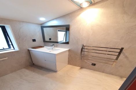 Photo of property in 425d Great South Road, Opaheke, Papakura, 2113