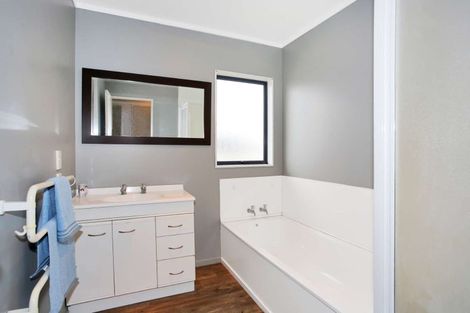 Photo of property in 85a Helvetia Road, Pukekohe, 2120