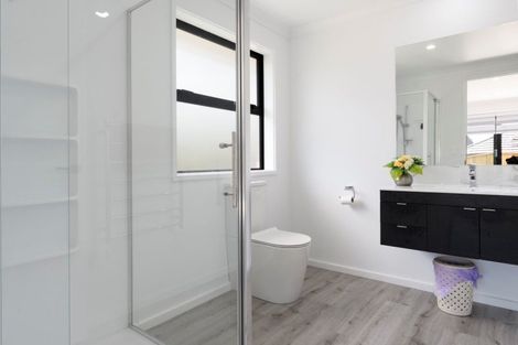 Photo of property in 8 Sam Heywood Place, Pyes Pa, Tauranga, 3112