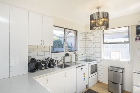 Photo of property in 1a Ruamahanga Crescent, Terrace End, Palmerston North, 4410