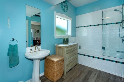 Photo of property in 91 Bowhill Road, New Brighton, Christchurch, 8083