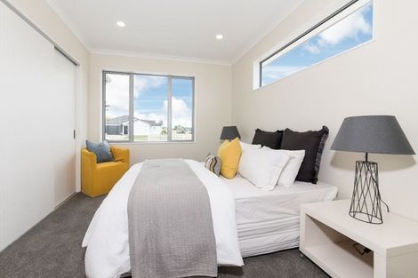 Photo of property in 1 Fred White Drive, Kumeu, 0810