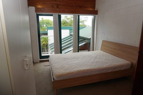 Photo of property in 5a Pohutukawa Avenue, Shelly Park, Auckland, 2014