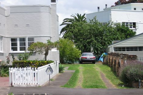 Photo of property in 2/514 Point Chevalier Road, Point Chevalier, Auckland, 1022