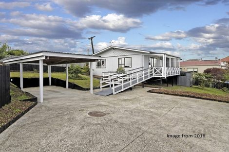 Photo of property in 2/14 Kelkirk Street, Kelston, Auckland, 0602
