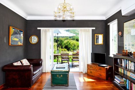 Photo of property in 11 Blue Bay Road, Mahia, 4198