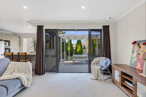 Photo of property in 2 Cooper Crescent, Cambridge, 3434