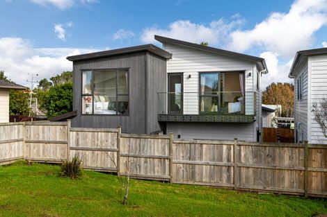 Photo of property in 21e Montgomery Avenue, Belmont, Auckland, 0622