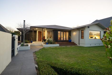 Photo of property in 42 Lincoln Terrace, Hokowhitu, Palmerston North, 4410