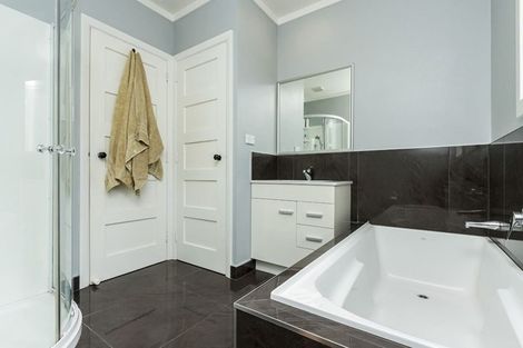 Photo of property in 204 Lake Road, Belmont, Auckland, 0622