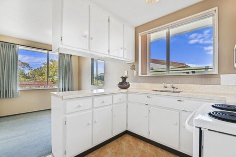 Photo of property in 92b Royal Park Drive, Parklands, Christchurch, 8083