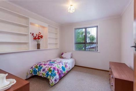 Photo of property in 17 Armagh Road, Blockhouse Bay, Auckland, 0600