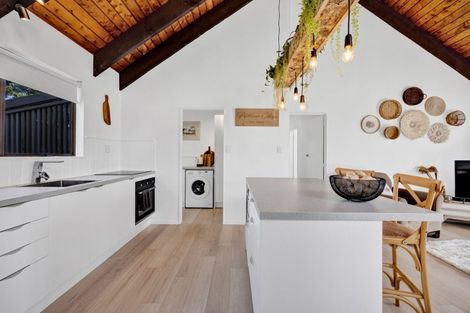 Photo of property in 9 Pohutukawa Drive, Opunake, 4616