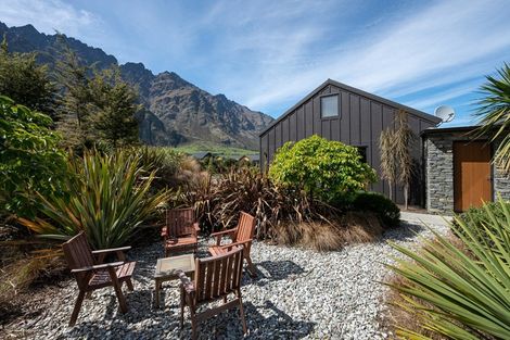 Photo of property in 2 Jacks Point Rise, Jacks Point, Queenstown, 9371