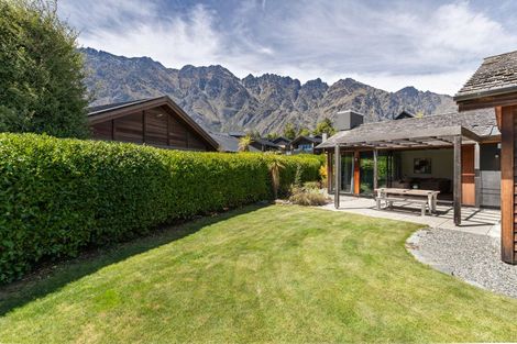 Photo of property in 18 Rannoch Drive, Jacks Point, Queenstown, 9371