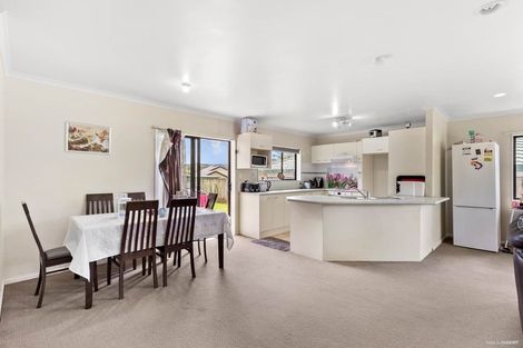 Photo of property in 19 Arlose Place, Westgate, Auckland, 0614
