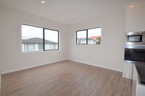 Photo of property in 7 Eric Gifford Drive, Ranui, Auckland, 0612