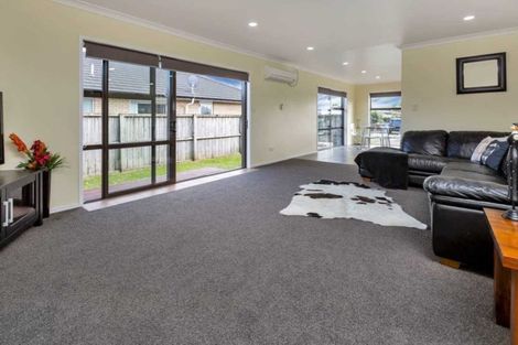 Photo of property in 1 Resolution Place, One Tree Point, 0118