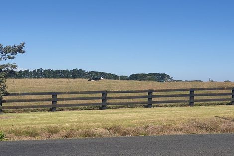 Photo of property in 96 Wharf Road, Clarks Beach, Pukekohe, 2679