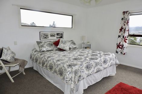 Photo of property in 13 Chester Road, Tawa, Wellington, 5028