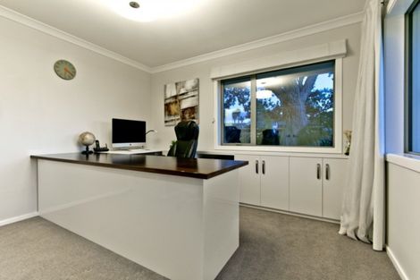 Photo of property in 1/2 Ocean View Road, Milford, Auckland, 0620