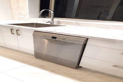 Photo of property in 7a Korokoro Road, Korokoro, Lower Hutt, 5012