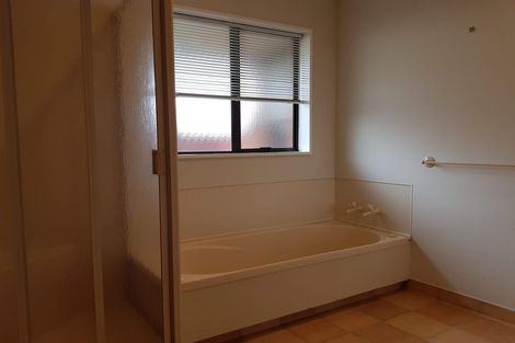 Photo of property in 4/156 Blighs Road, Strowan, Christchurch, 8052