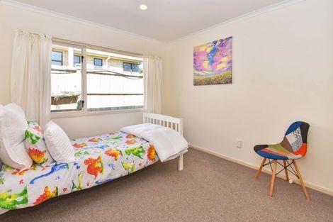 Photo of property in 17 Manara Place, The Gardens, Auckland, 2105