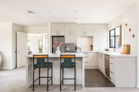 Photo of property in 10 Blarney Place, Casebrook, Christchurch, 8051