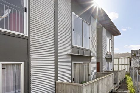 Photo of property in 9/3 Kelvin Grove, Te Aro, Wellington, 6011