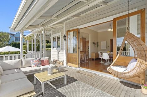 Photo of property in 62 Gilbert Street, New Plymouth, 4310