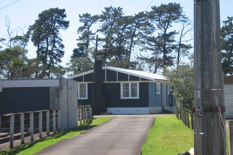 Photo of property in 24 Kuaka Place, New Lynn, Auckland, 0600